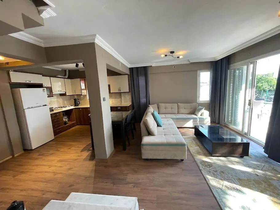 Merkezde Denize 5 Dakika Villa 쿠사다시
