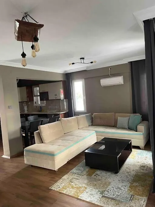 Merkezde Denize 5 Dakika Villa Kusadasi Turquía