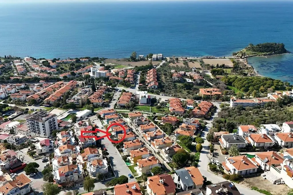Merkezde Denize 5 Dakika Villa Kusadasi