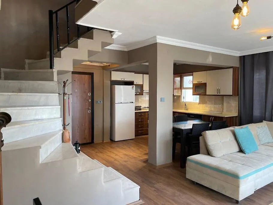 Merkezde Denize 5 Dakika Villa Kusadasi